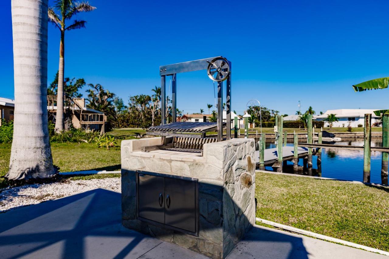 New! Dock Canal Family Home W/Pool & Gulf Access! 北迈尔斯堡 外观 照片